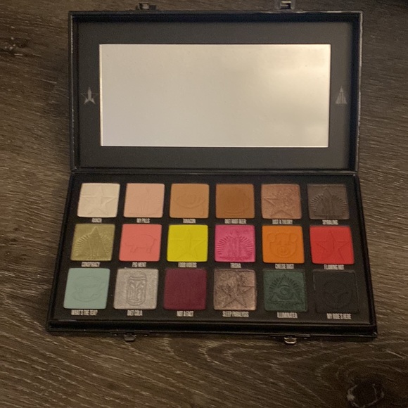 Jeffree Star Conspiracy Palette - Picture 2 of 5